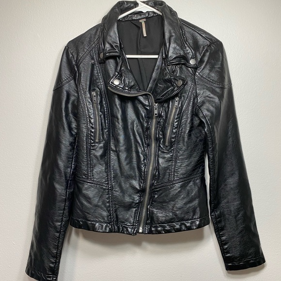 Free People Vegan Leather Moto Jacket Size 6 - Picture 1 of 10